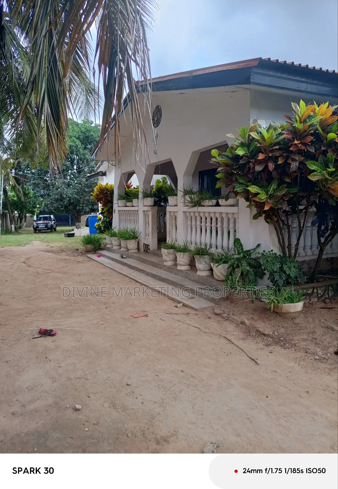 8bdrm House in Ablekuma To Amasaman for sale