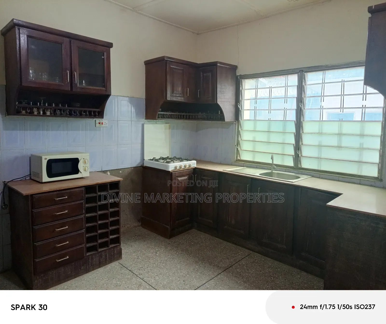 8bdrm House in Ablekuma To Amasaman for sale