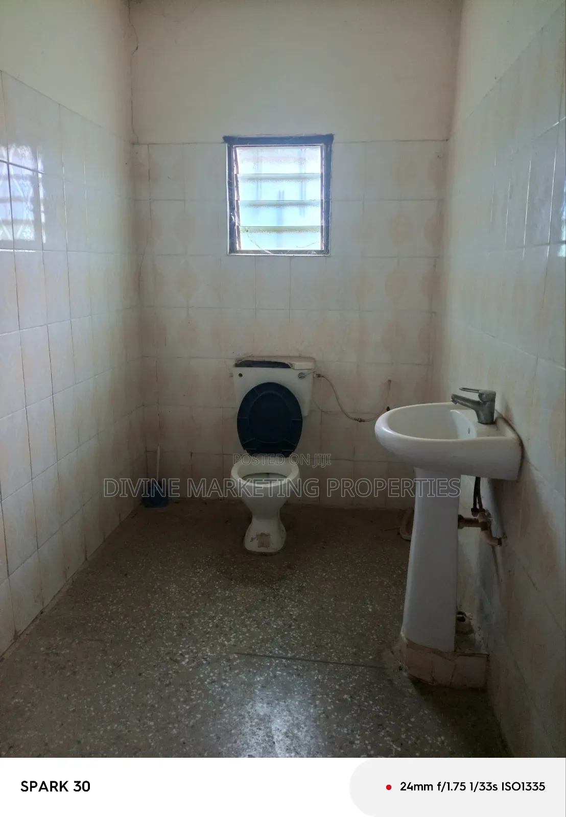 8bdrm House in Ablekuma To Amasaman for sale