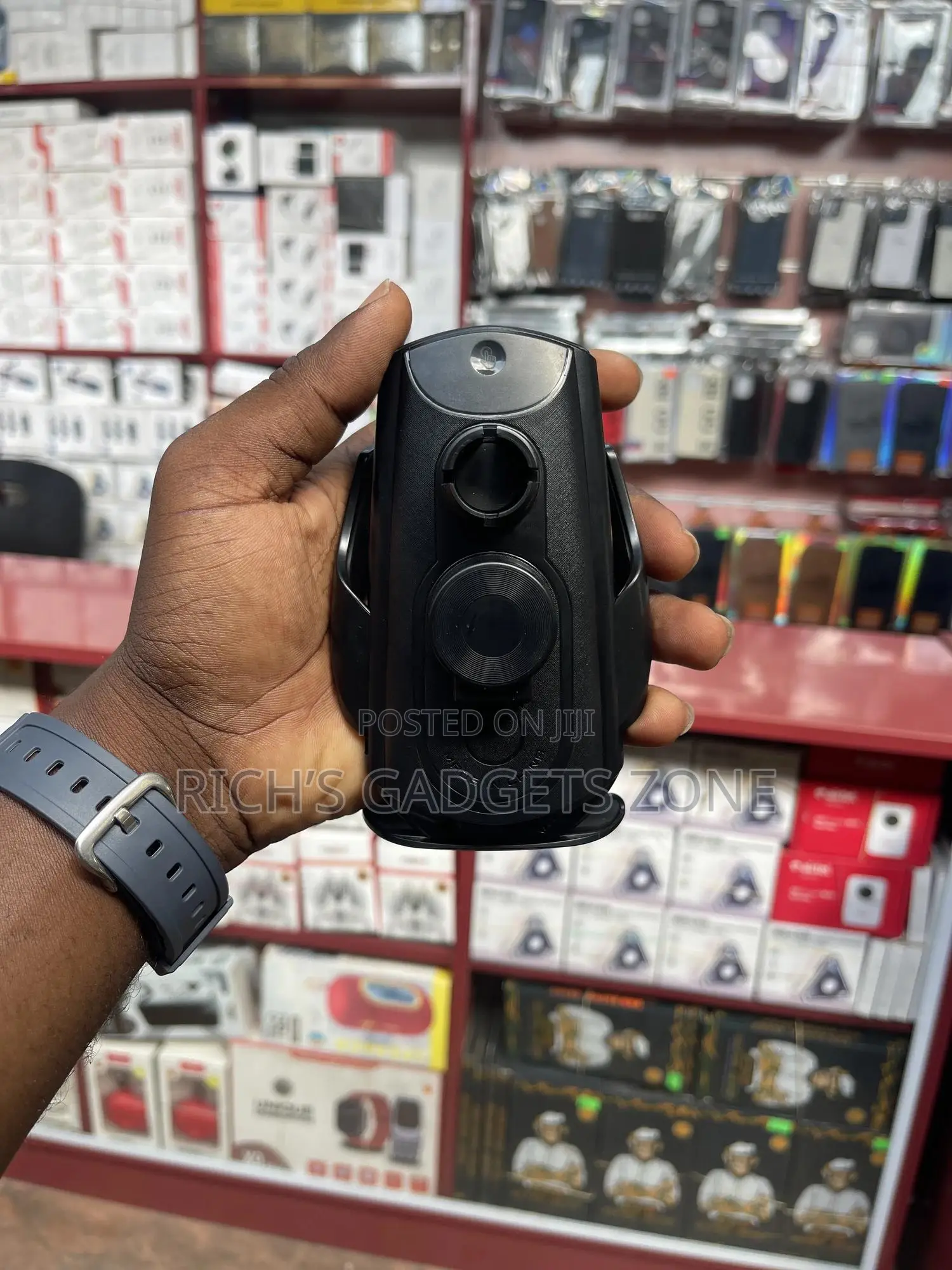 Upgrade Your Drive With the C28 Smart Infrared Car Holder!