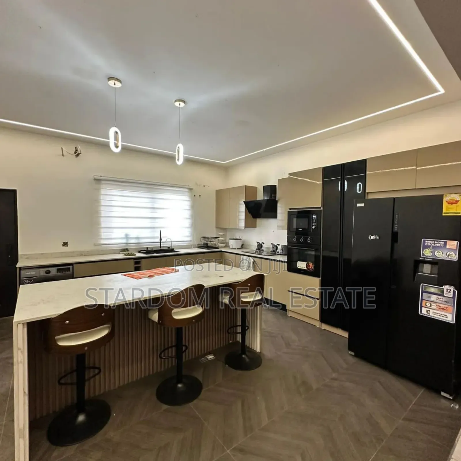 4bdrm Duplex in East Legon Hills for sale