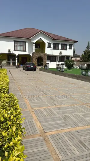8bdrm House in Hometrust Properties, Spintex for sale