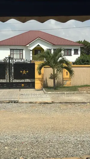 8bdrm House in Hometrust Properties, Spintex for sale