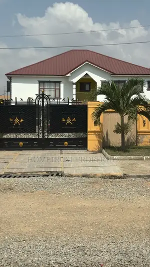 8bdrm House in Hometrust Properties, Spintex for sale