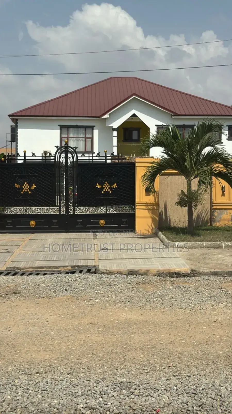 8bdrm House in Hometrust Properties, Spintex for sale