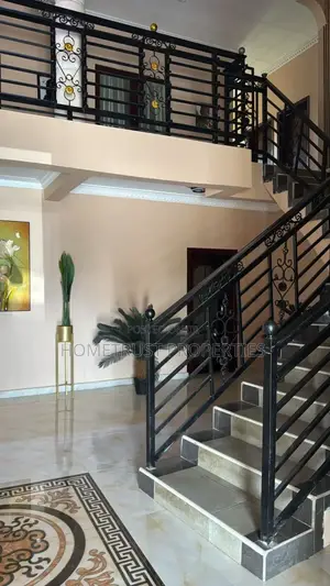 8bdrm House in Hometrust Properties, Spintex for sale