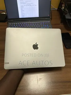 Laptop Apple MacBook Pro 2019 8GB Intel Core i5 SSD 256GB