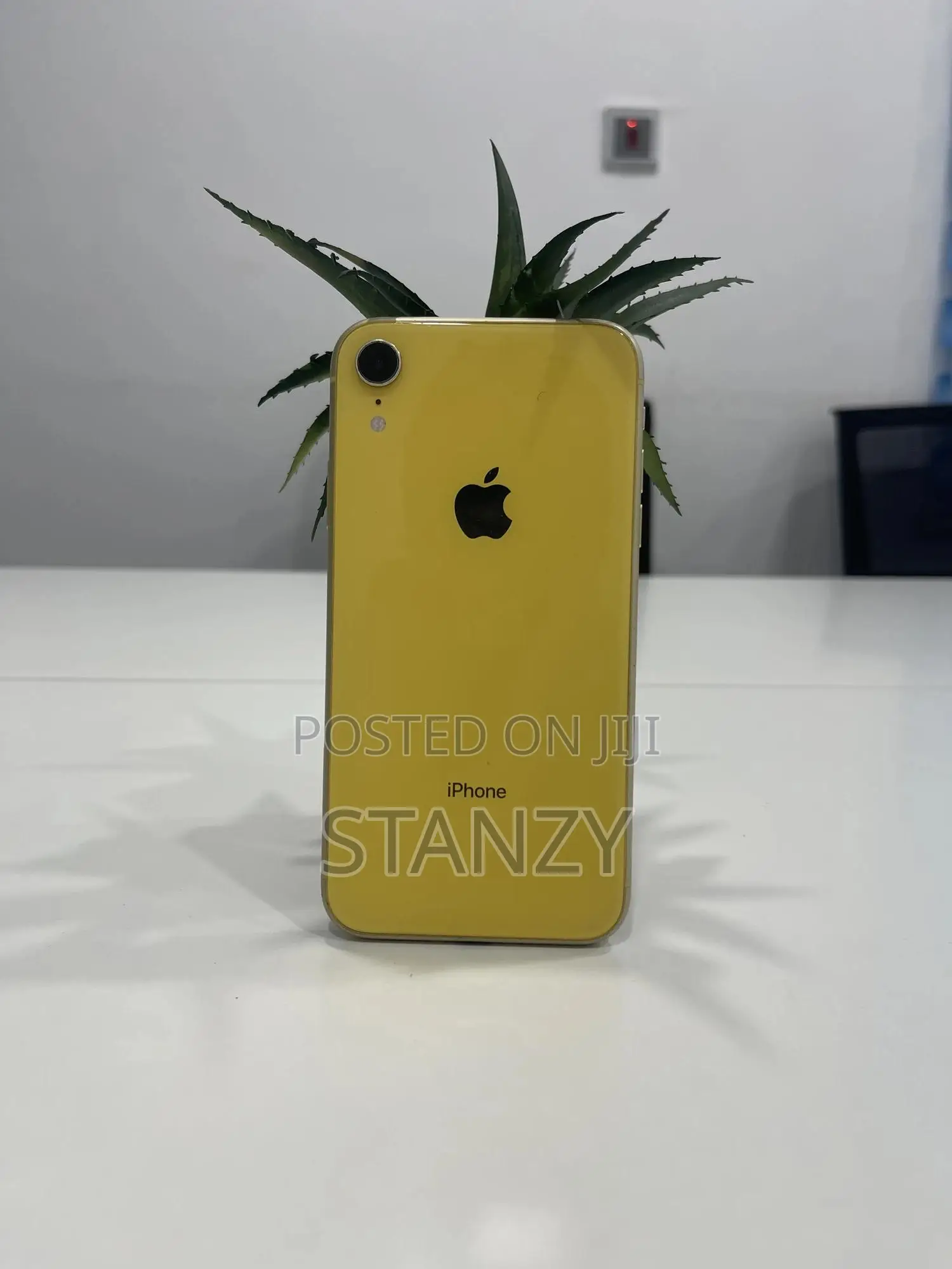 Apple iPhone XR 64 GB Yellow