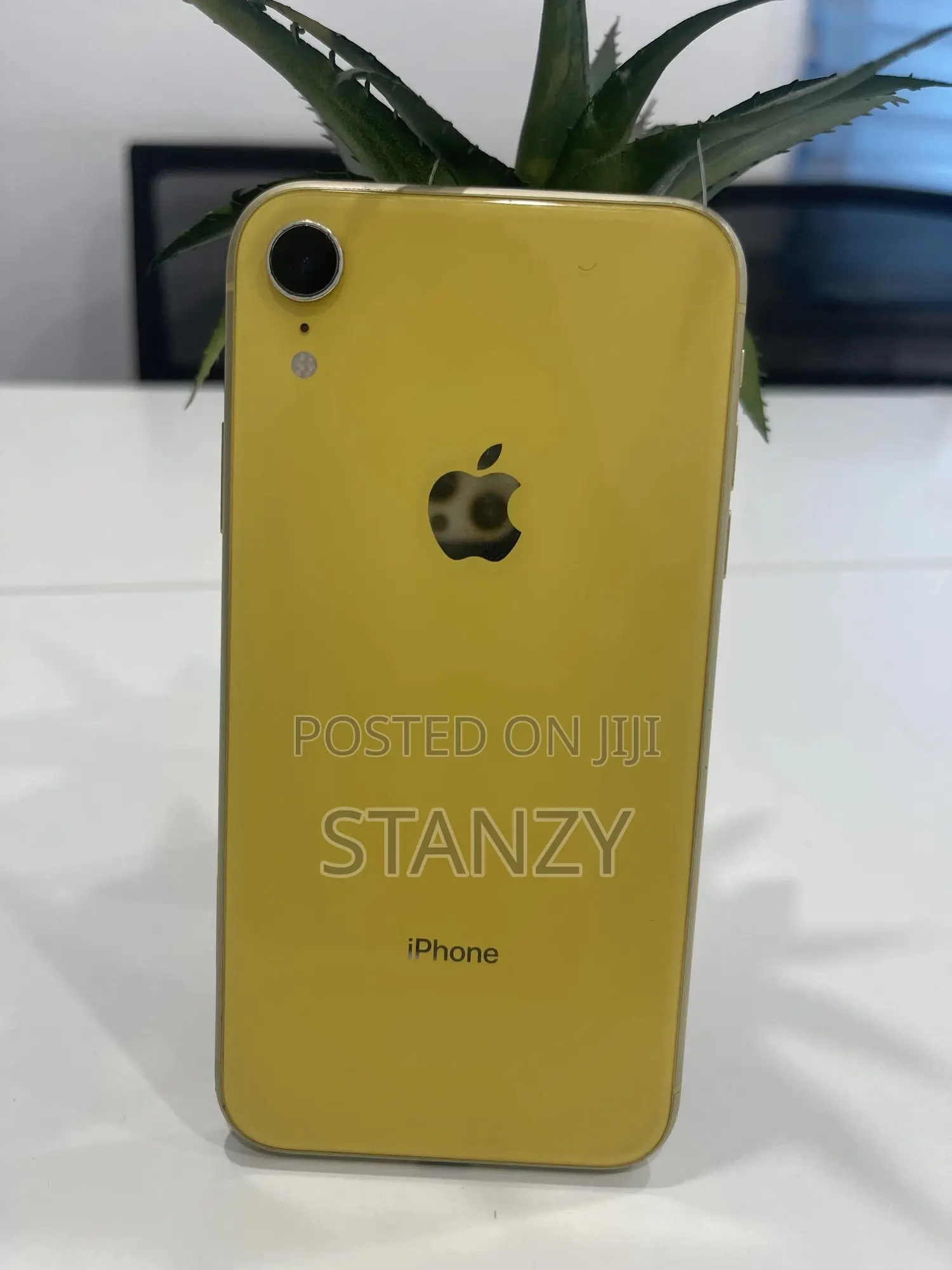 Apple iPhone XR 64 GB Yellow