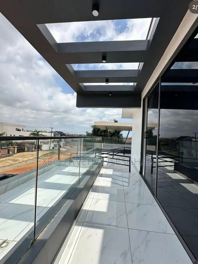 4bdrm House in Executivehousesghana, Lake Side Estate for sale