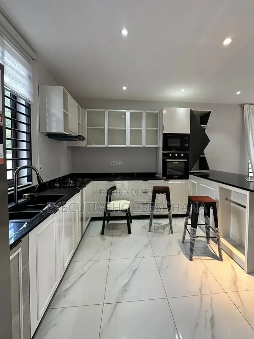 4bdrm House in Executivehousesghana, Lake Side Estate for sale