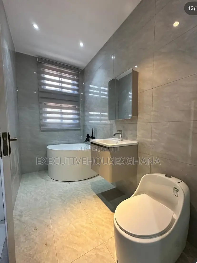 4bdrm House in Executivehousesghana, Lake Side Estate for sale