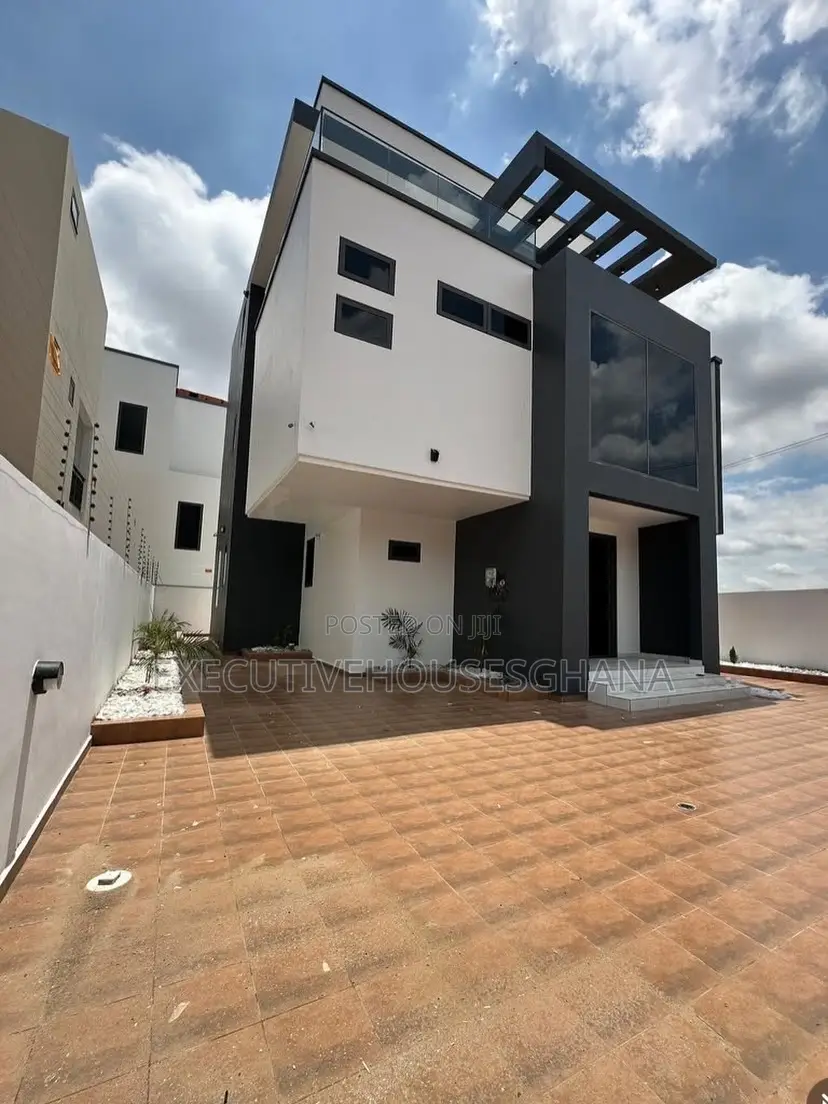 4bdrm House in Executivehousesghana, Lake Side Estate for sale