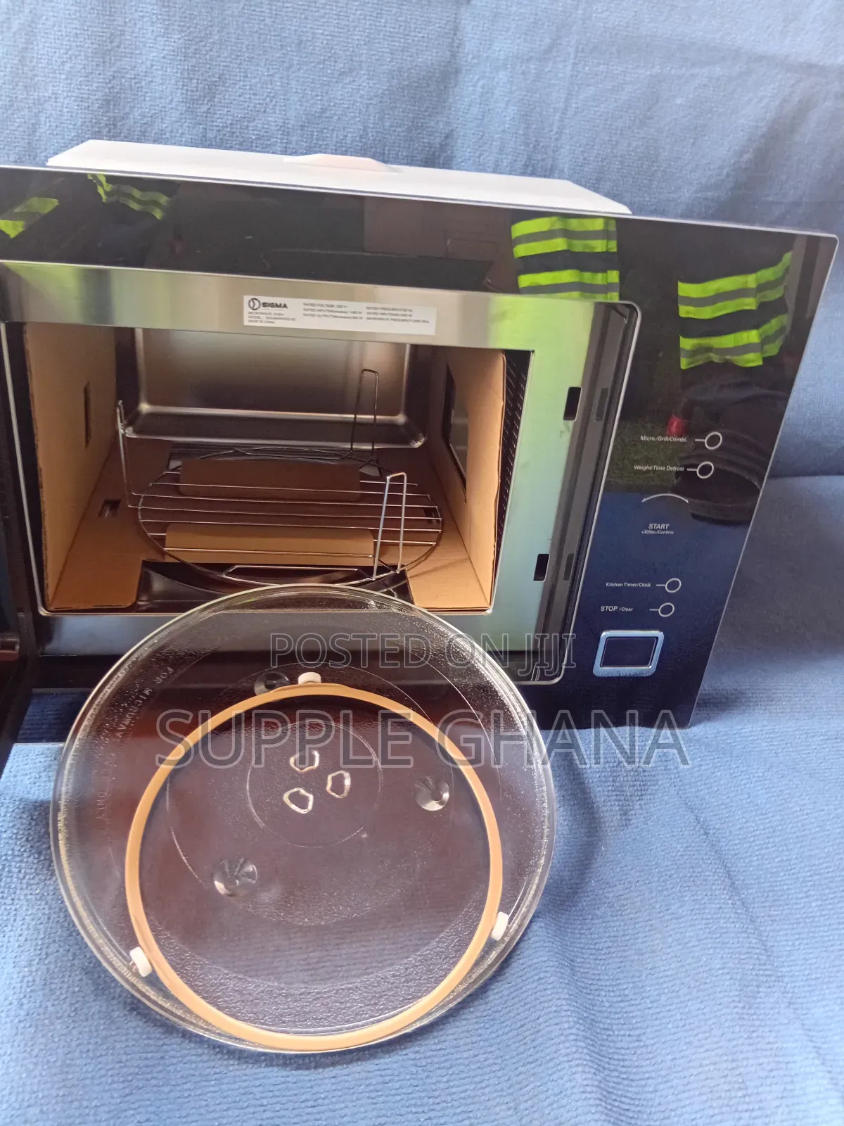 Versatile 25l Built-in Microwave Oven for Everyday Cooking