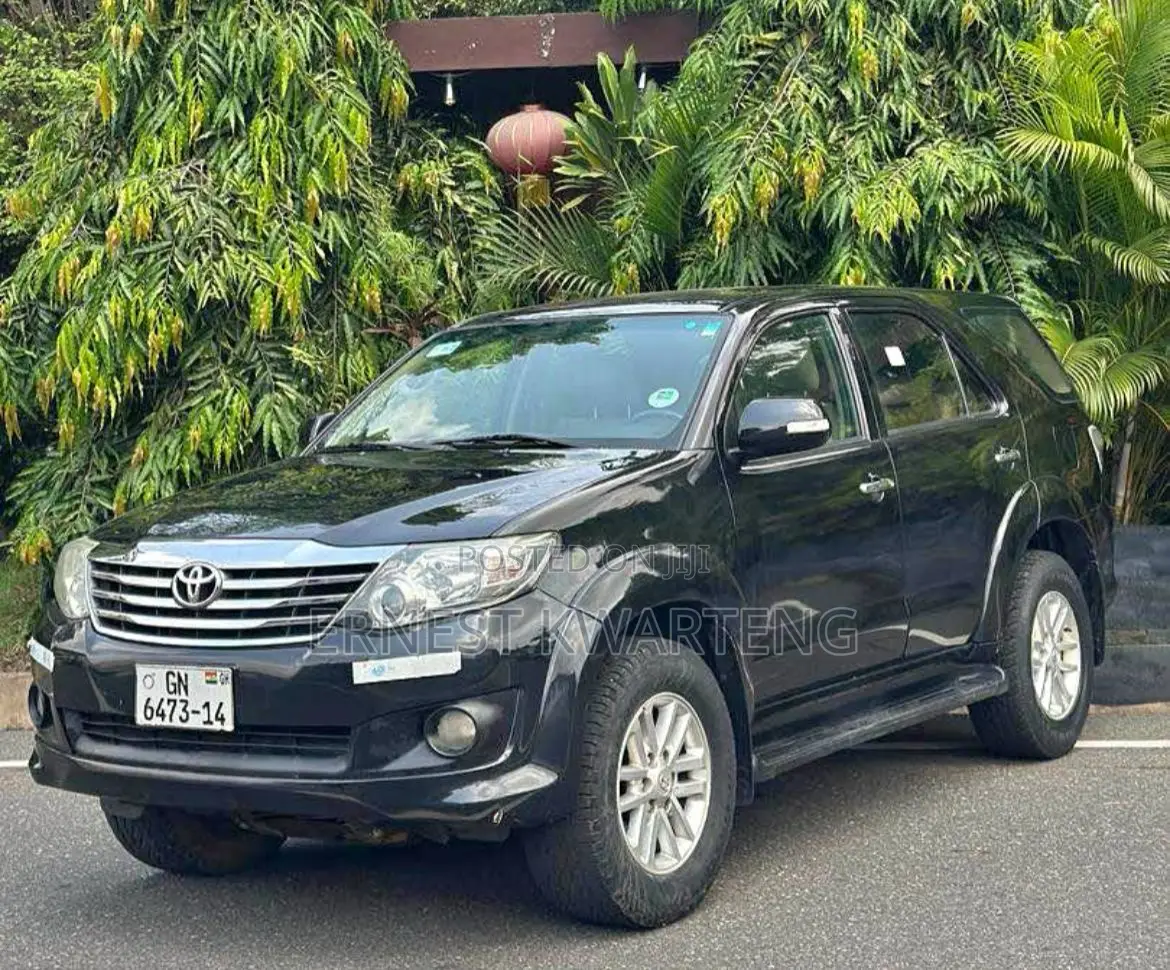 Toyota Fortuner 2014 Black