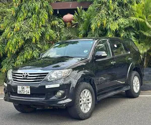 Toyota Fortuner 2014 Black