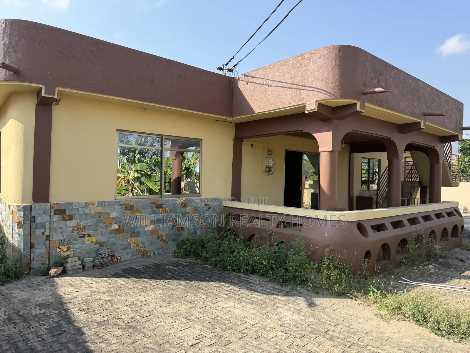 5bdrm House in Community 18 Area, Spintex for rent