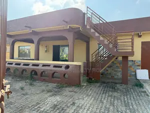 5bdrm House in Community 18 Area, Spintex for rent