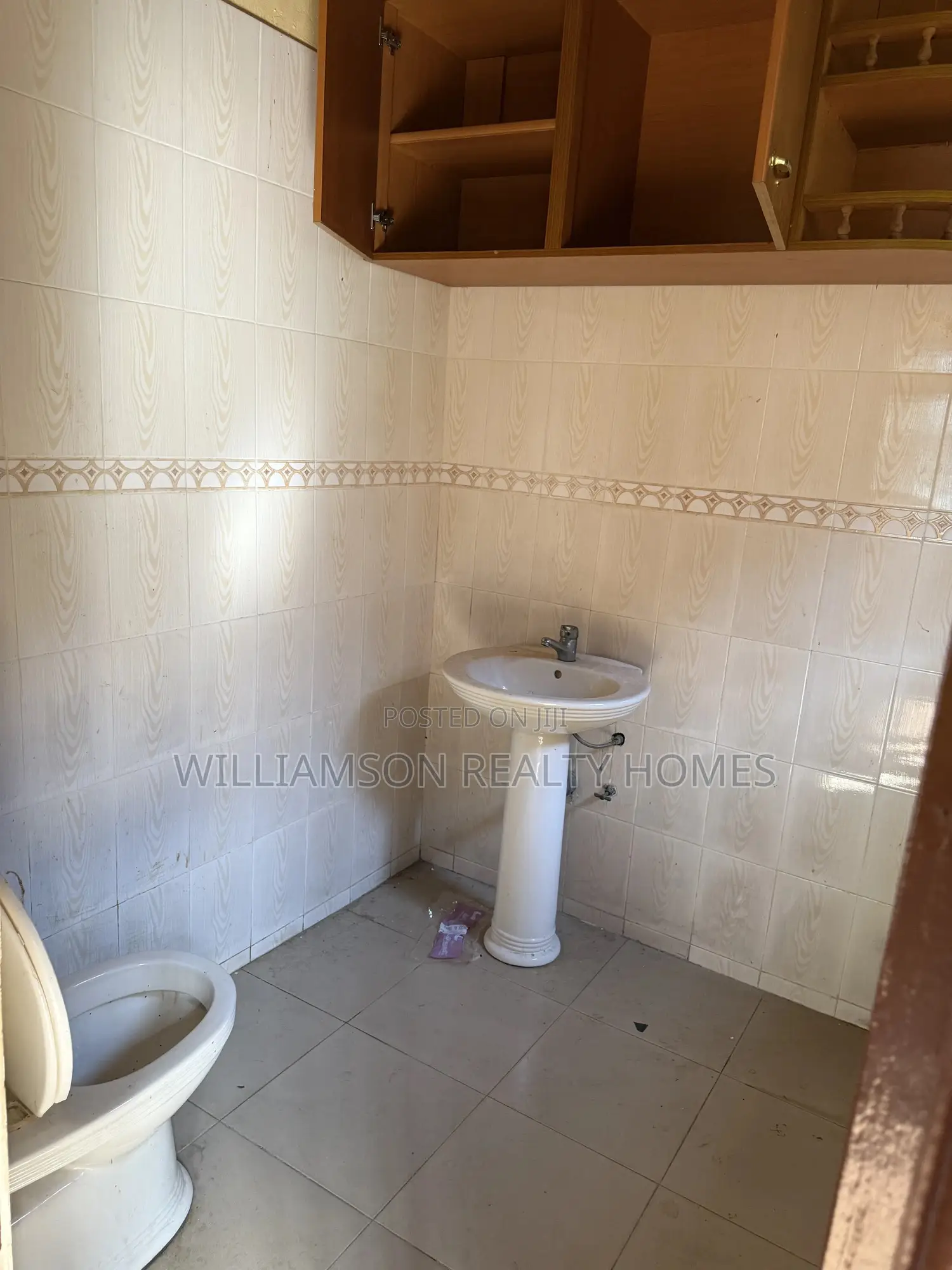 5bdrm House in Community 18 Area, Spintex for rent