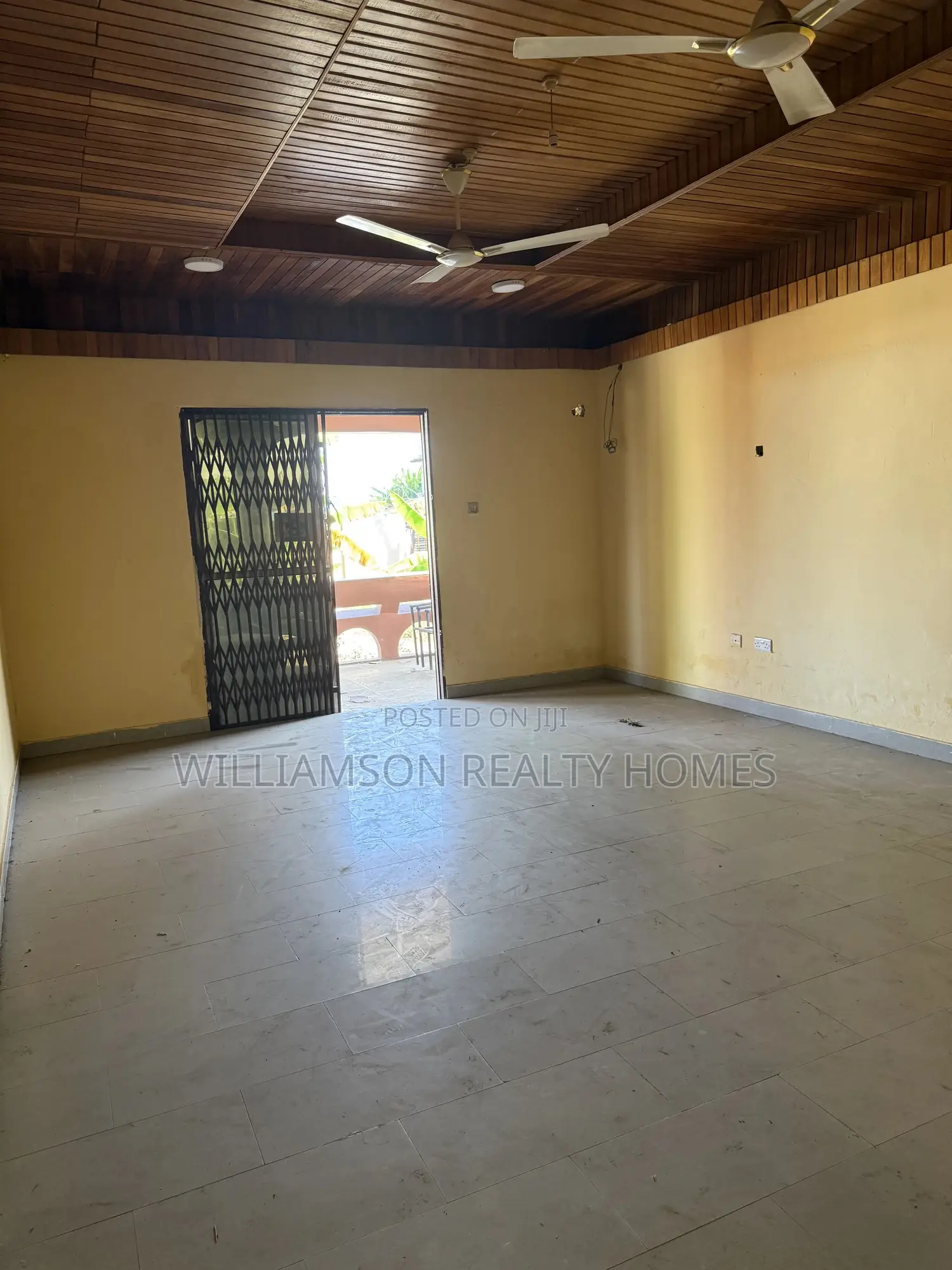 5bdrm House in Community 18 Area, Spintex for rent