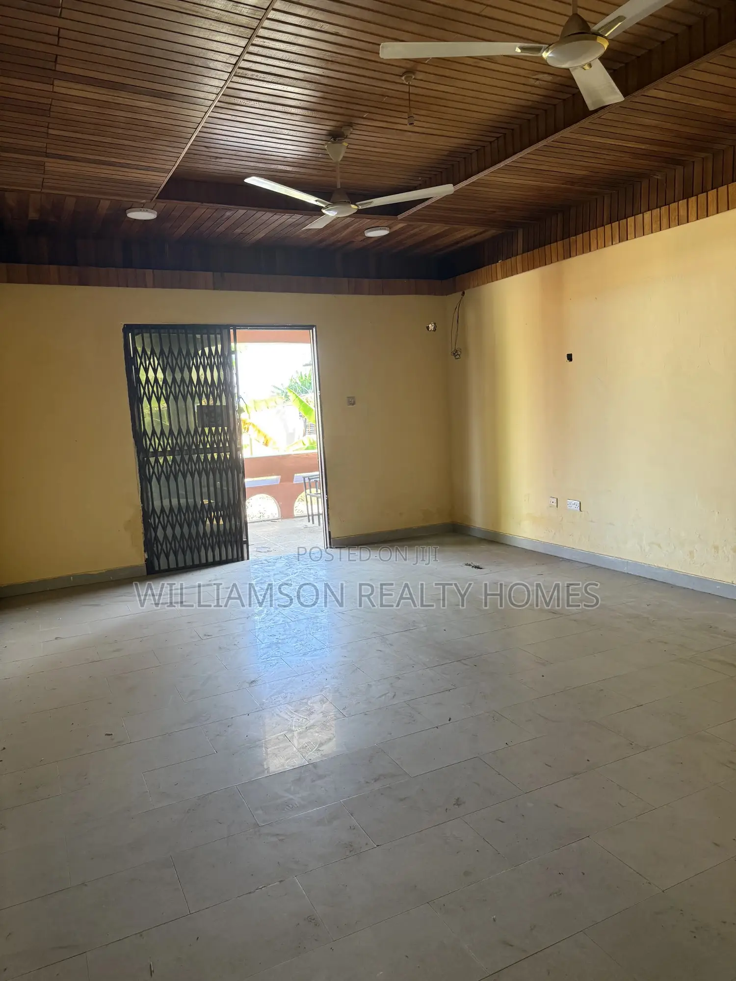 5bdrm House in Community 18 Area, Spintex for rent