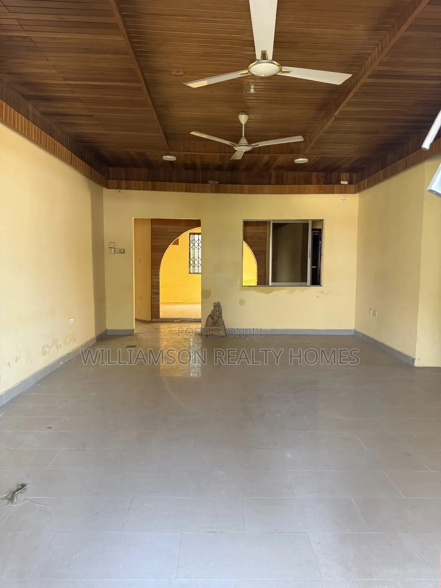 5bdrm House in Community 18 Area, Spintex for rent