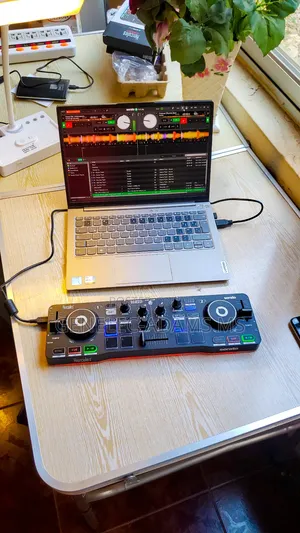 Brand New Hercules Dj Control Starlight Serato Controller