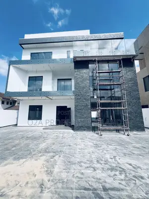 4bdrm House in Adjiringanor, Ability for sale