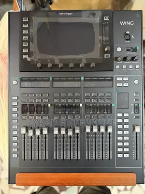 Behringer Wing Compact