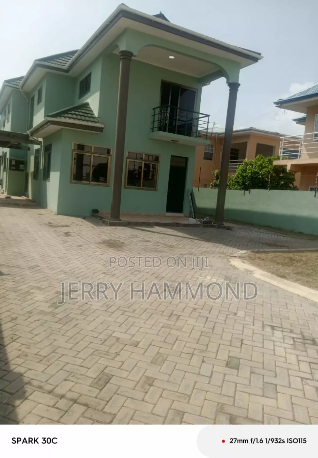 4bdrm House in Labone Going To  Ako for rent