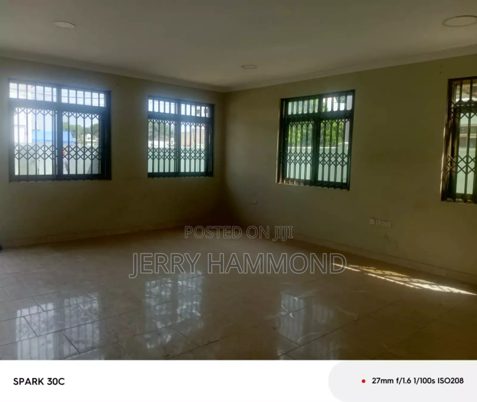 4bdrm House in Labone Going To  Ako for rent