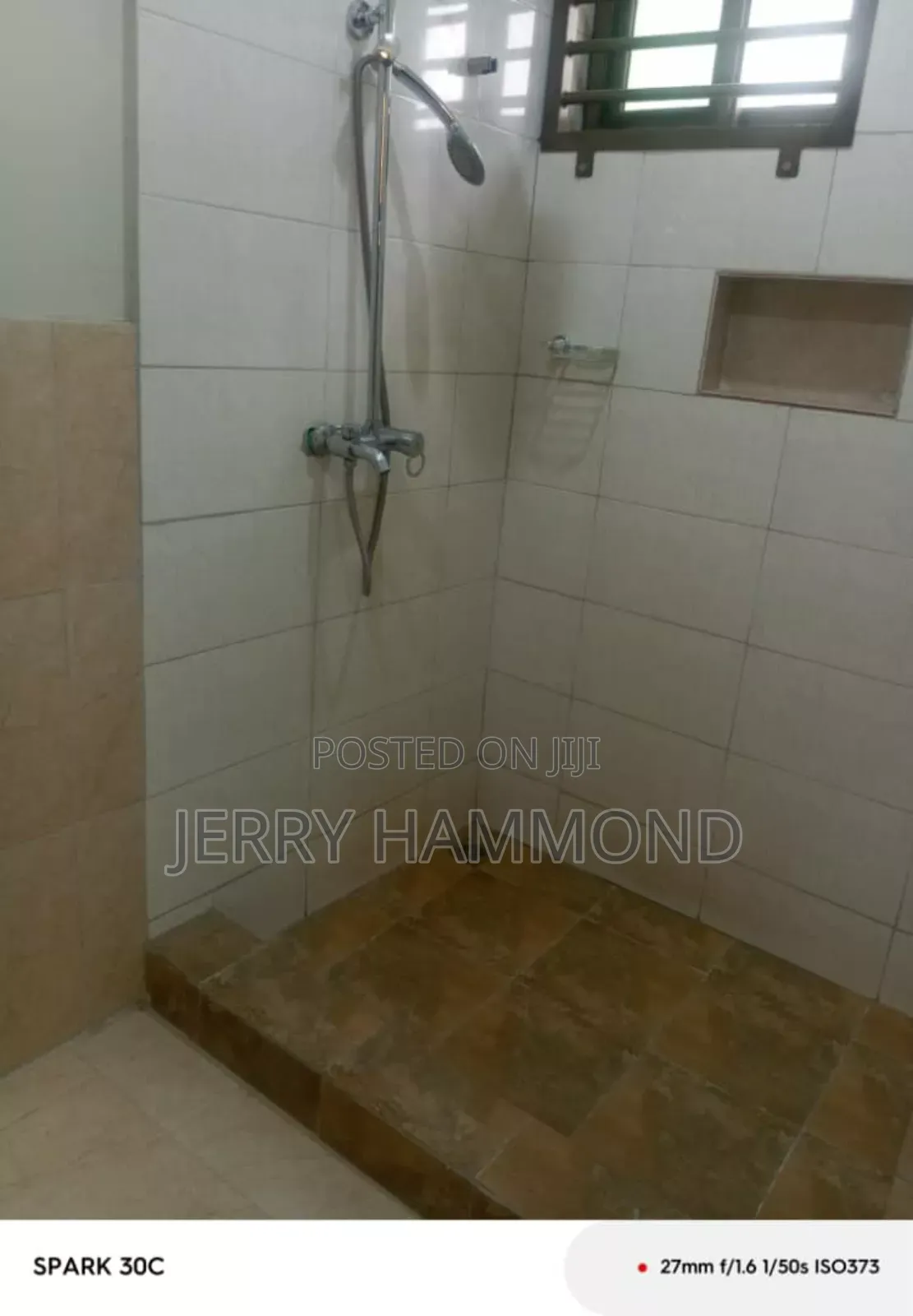 4bdrm House in Labone Going To  Ako for rent