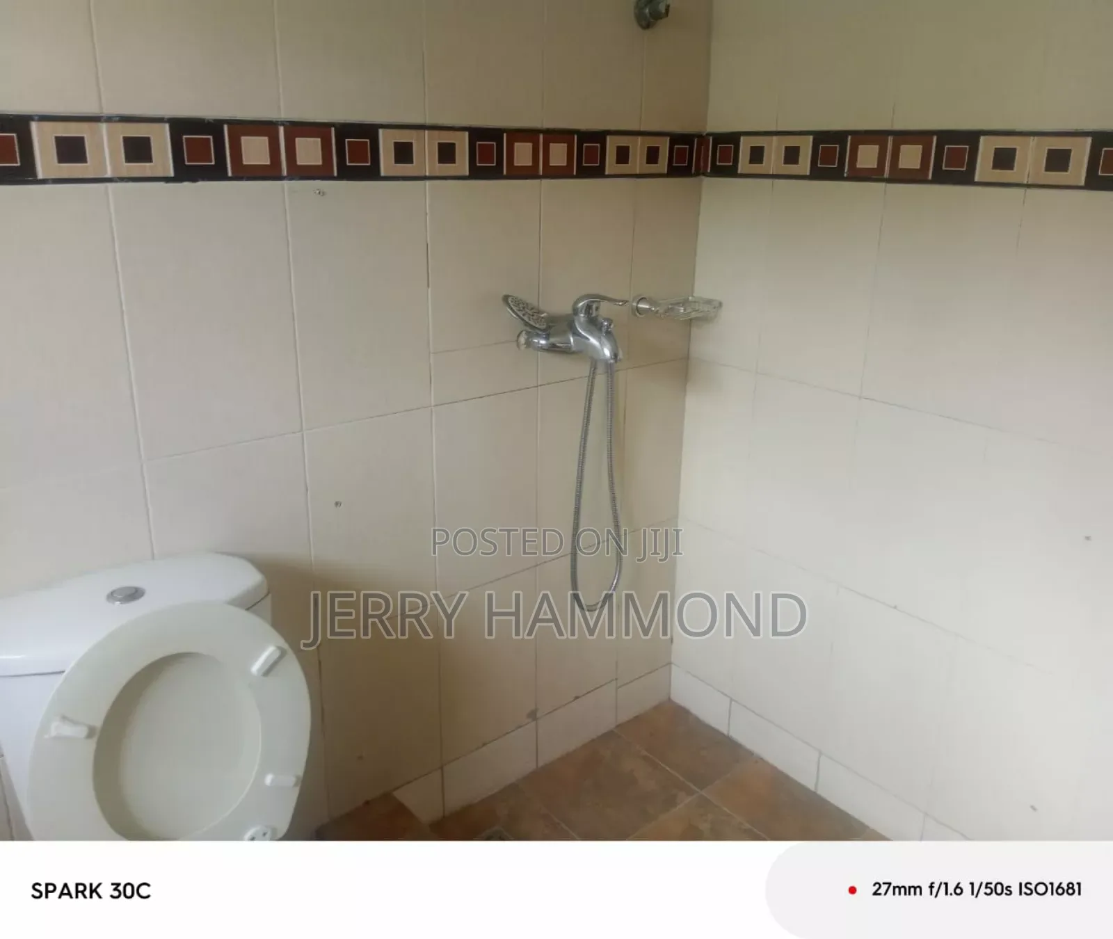4bdrm House in Labone Going To  Ako for rent