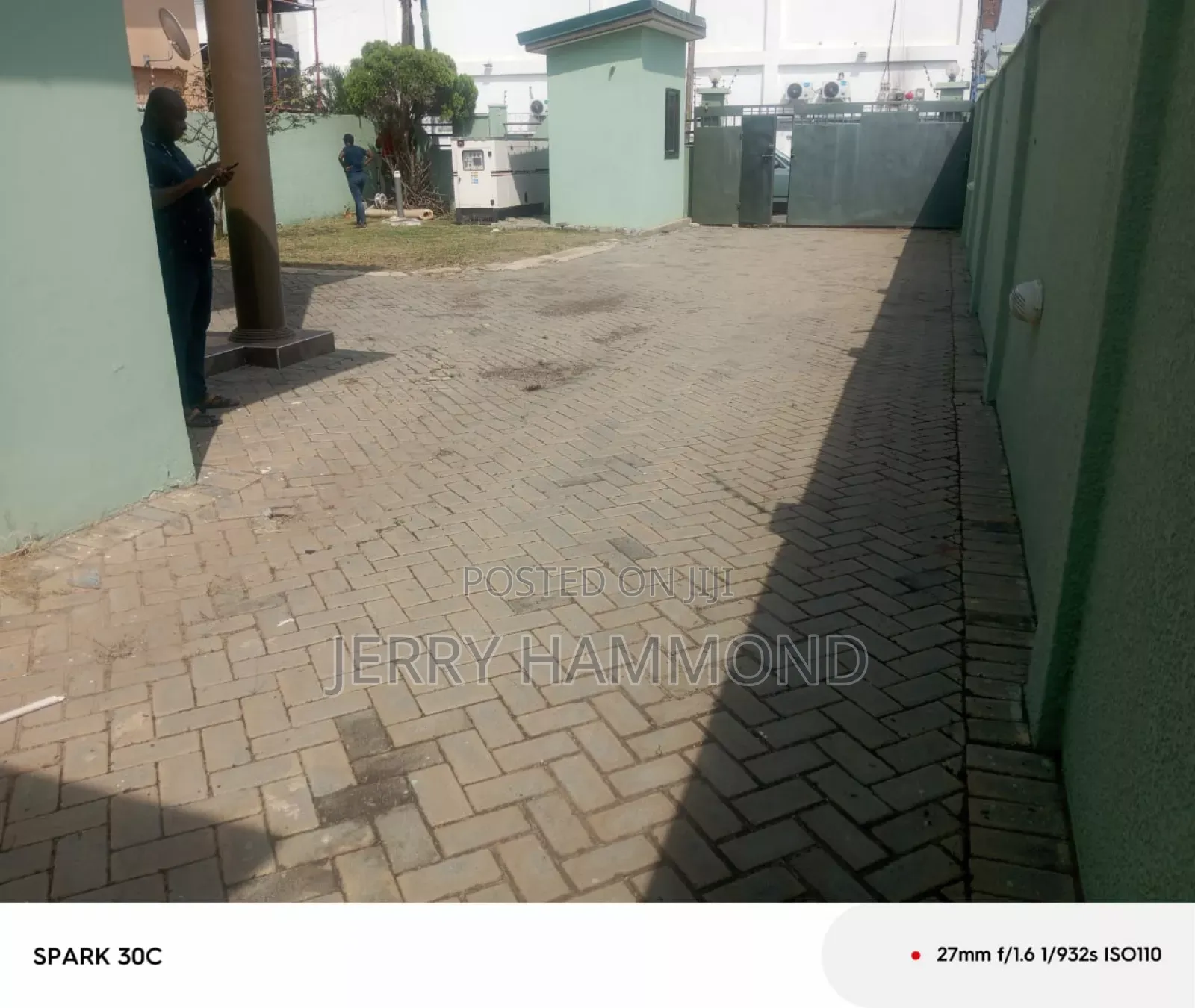 4bdrm House in Labone Going To  Ako for rent