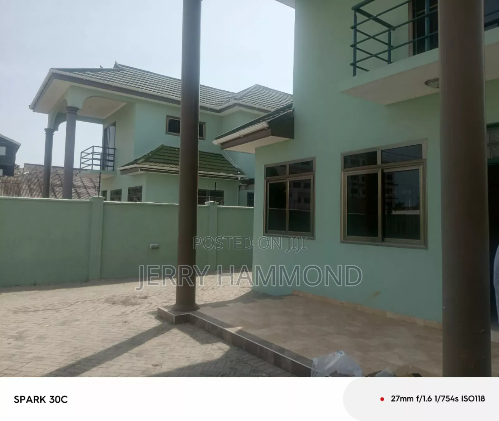 4bdrm House in Labone Going To  Ako for rent