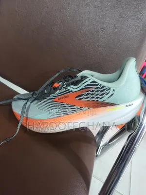 Brooks Running Trainers