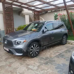Mercedes-Benz GLB-Class GLB 250 4MATIC 2023 Gray