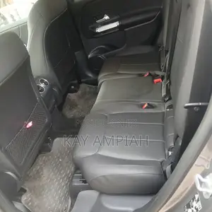 Mercedes-Benz GLB-Class GLB 250 4MATIC 2023 Gray