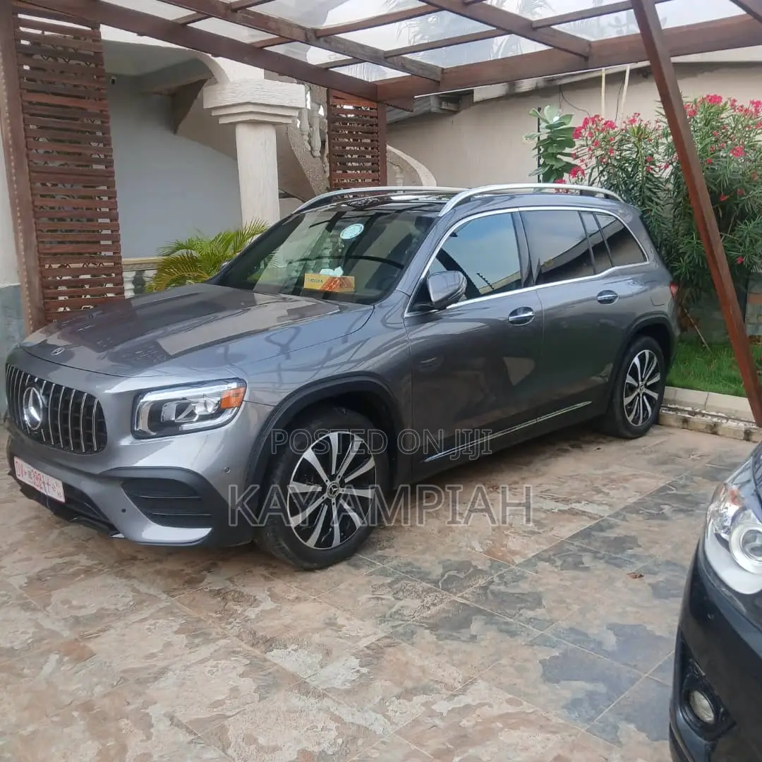 Mercedes-Benz GLB-Class GLB 250 4MATIC 2023 Gray