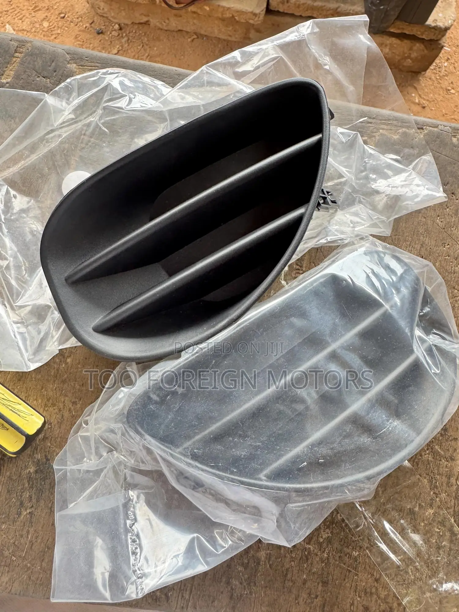 Yaris / Vitz Fog Lamp Cover Sealed