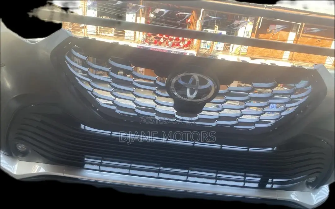 Toyota Highlander(Se) 2023 Front Bumper Complete