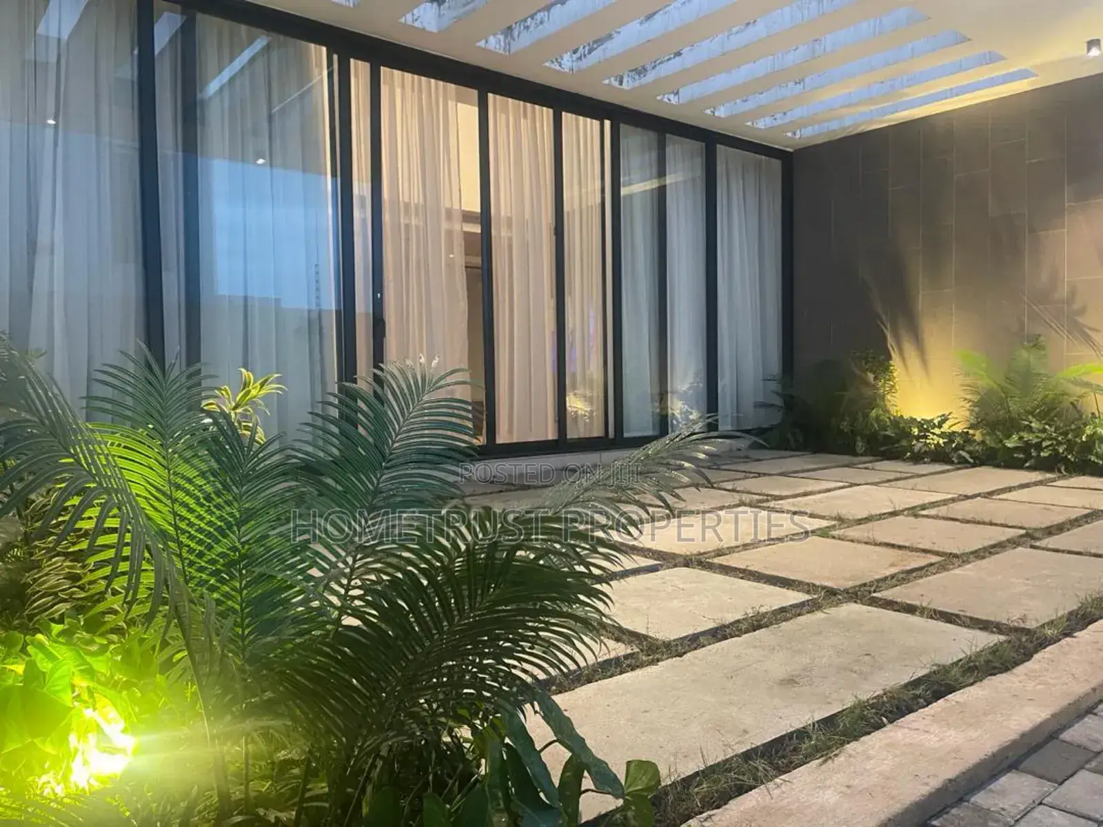 4bdrm Mansion in Hometrust Properties, Airport Residential Area