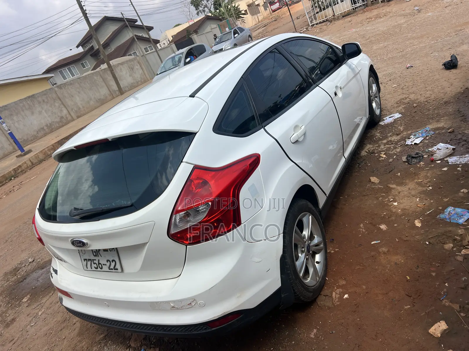 Ford Focus SE 4dr Hatchback (2.0L 4cyl 5M) 2015 White