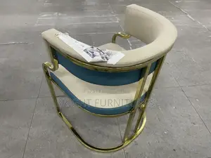 Luxury Imported Coffee Table With 2 Chairs