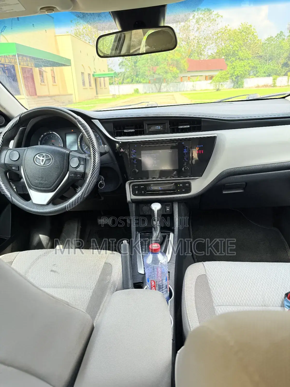 Toyota Corolla LE (1.8L 4cyl 2A) 2019 Black