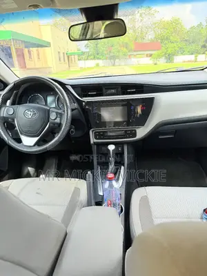 Toyota Corolla LE (1.8L 4cyl 2A) 2019 Black