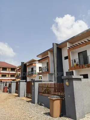 3bdrm House in Amanfro, Adenta for sale