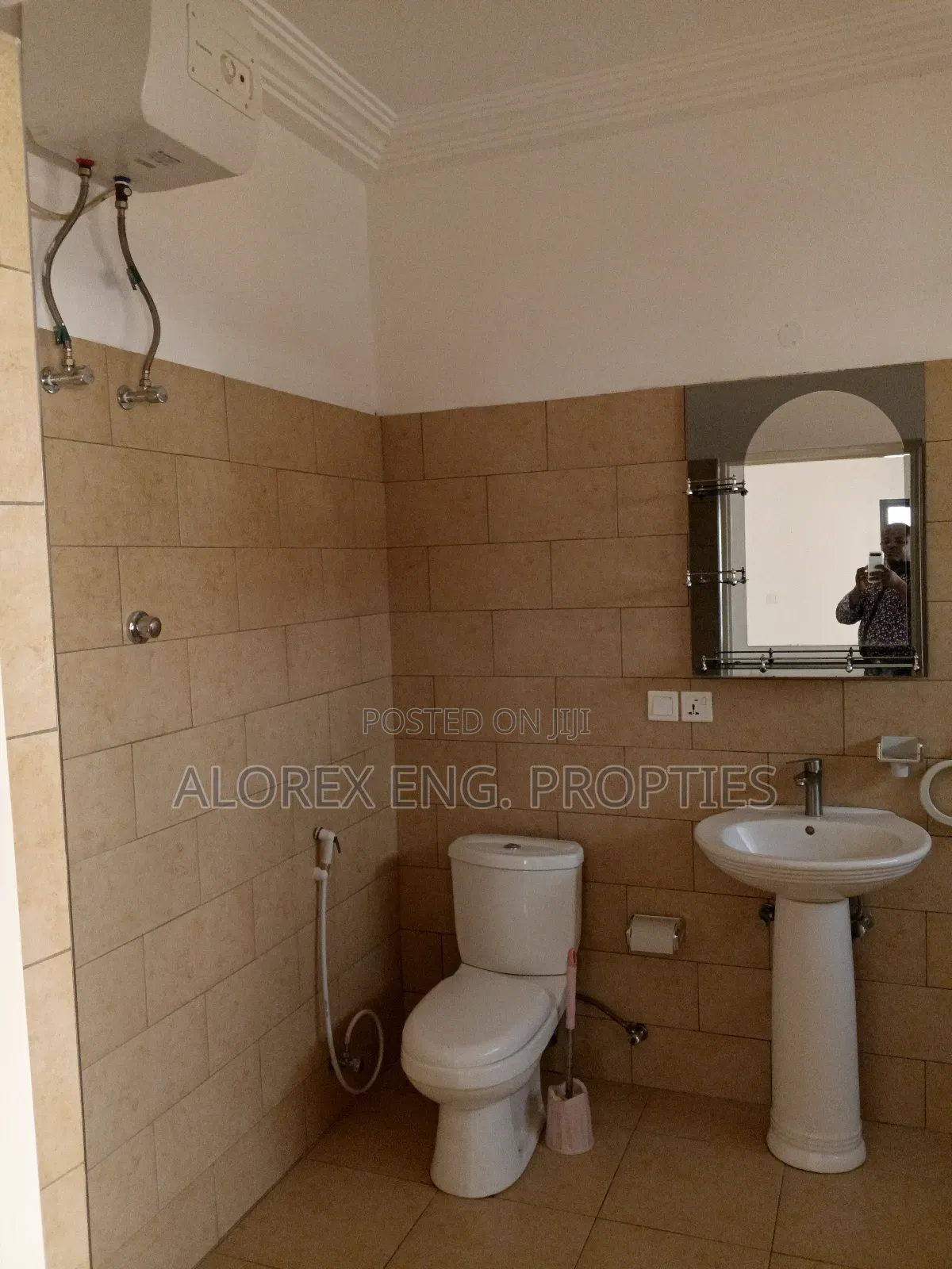 3bdrm House in Amanfro, Adenta for sale