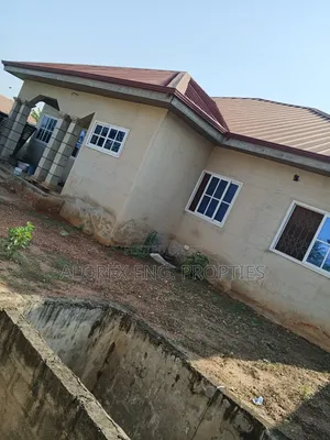 3bdrm House in Fafraha, Adenta for sale