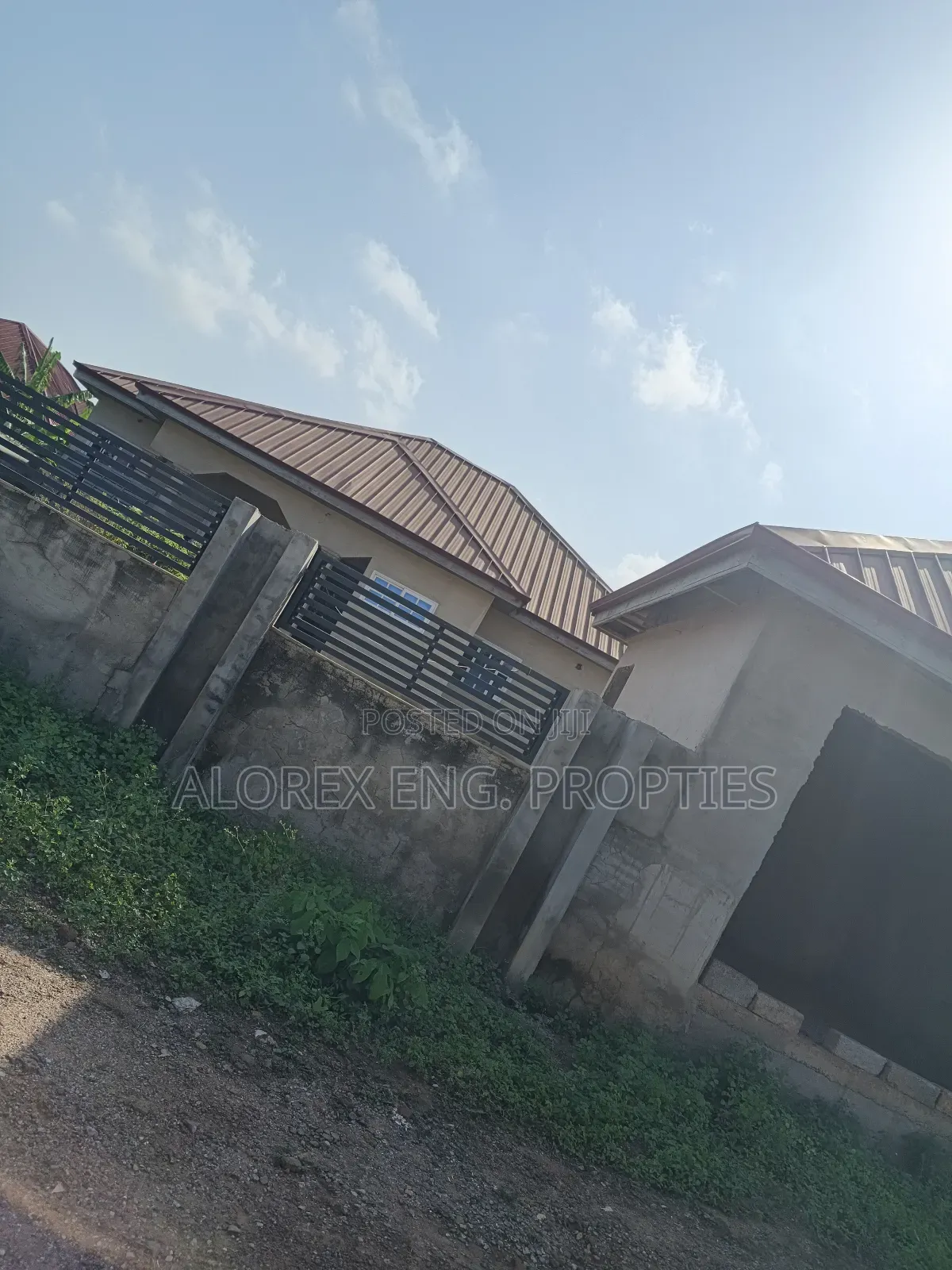 3bdrm House in Fafraha, Adenta for sale